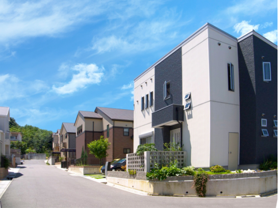 新築住宅街の外観｜不動産投資における新築物件のイメージ